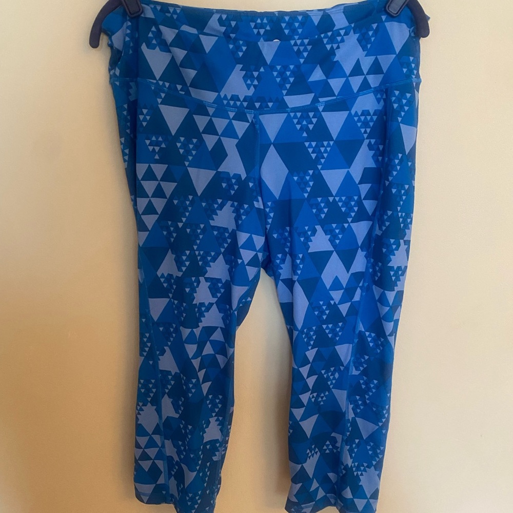 Old navy cropped workout leggings